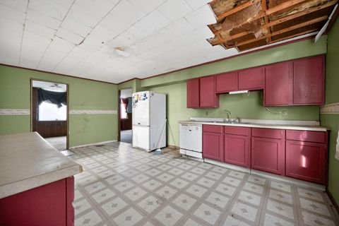 Tiny photo for 1123 E 6th Avenue, Monmouth, IL 61462 (MLS # 12556047)