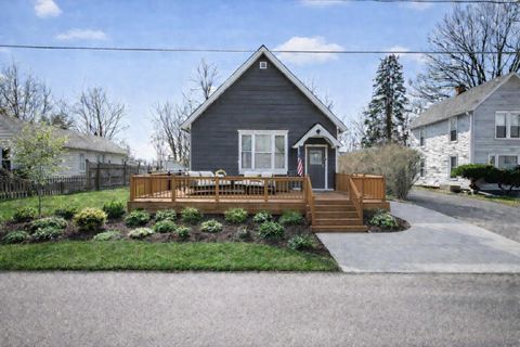 Tiny photo for 1123 E 6th Avenue, Monmouth, IL 61462 (MLS # 12556047)