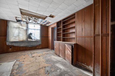 Tiny photo for 1123 E 6th Avenue, Monmouth, IL 61462 (MLS # 12556047)