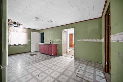 Tiny photo for 1123 E 6th Avenue, Monmouth, IL 61462 (MLS # 12556047)