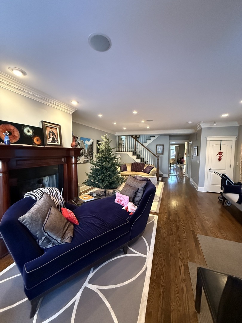 3720 N Marshfield Avenue