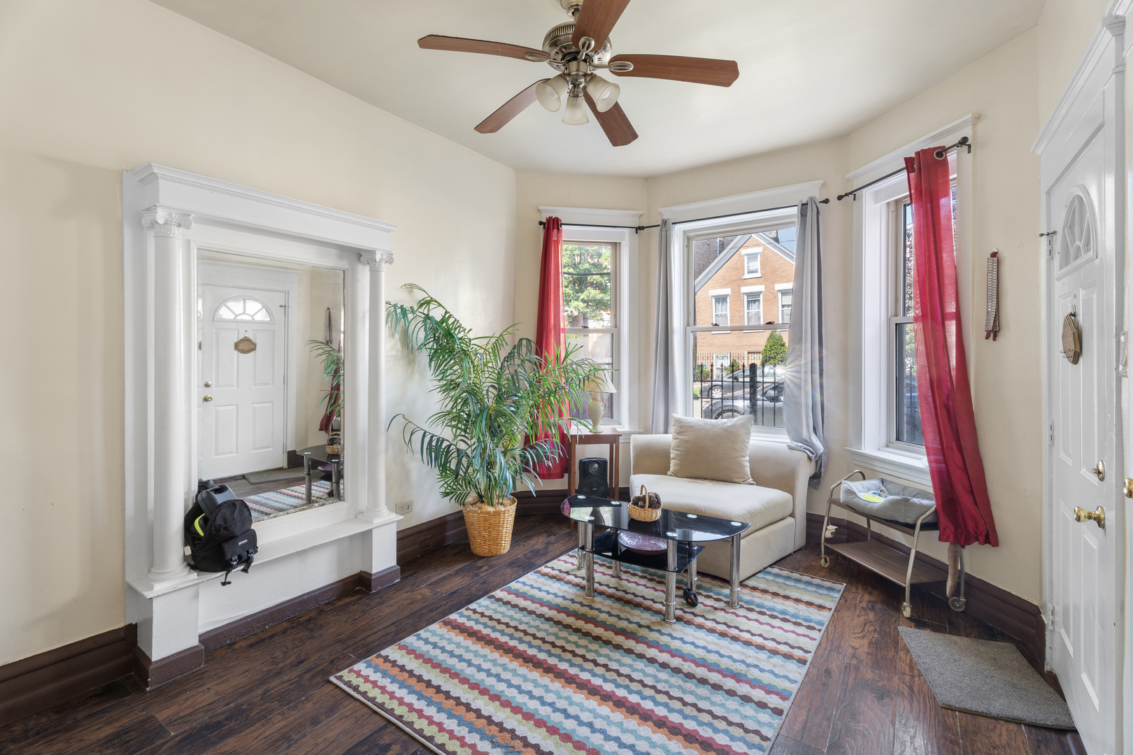 2539 S Sawyer Avenue