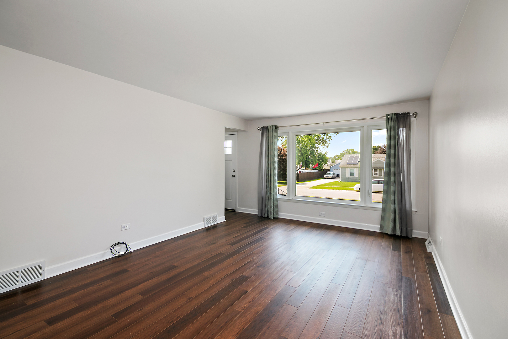 7038 W 114th Place