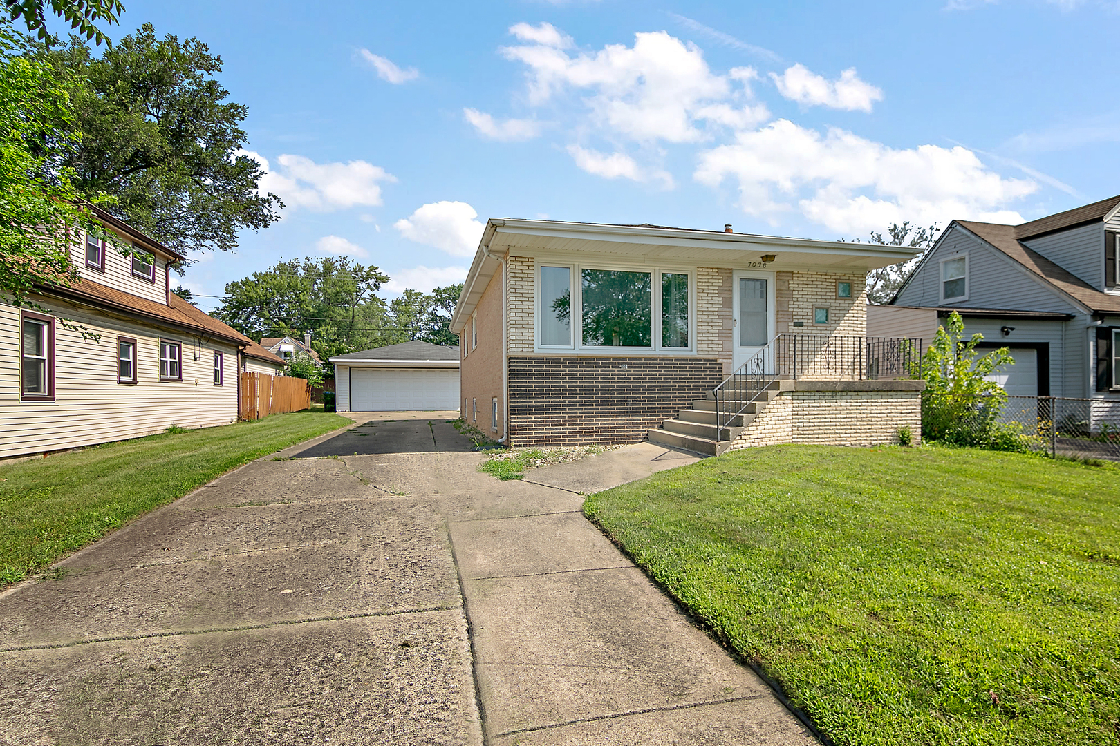 7038 W 114th Place