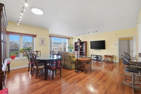 Tiny photo for 875 E 22nd Street #410, Lombard, IL 60148 (MLS # 12599278)