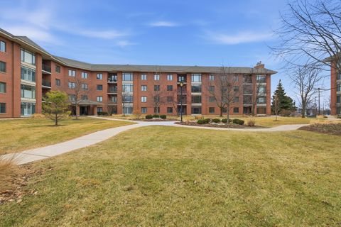 Tiny photo for 875 E 22nd Street #410, Lombard, IL 60148 (MLS # 12599278)