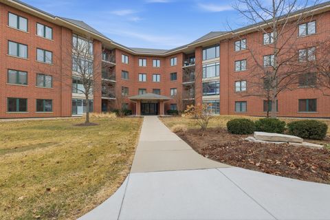 Photo of 875 E 22nd Street #410, Lombard, IL 60148 (MLS # 12599278)