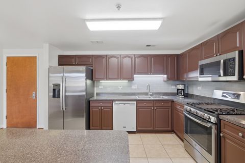 Tiny photo for 875 E 22nd Street #410, Lombard, IL 60148 (MLS # 12599278)