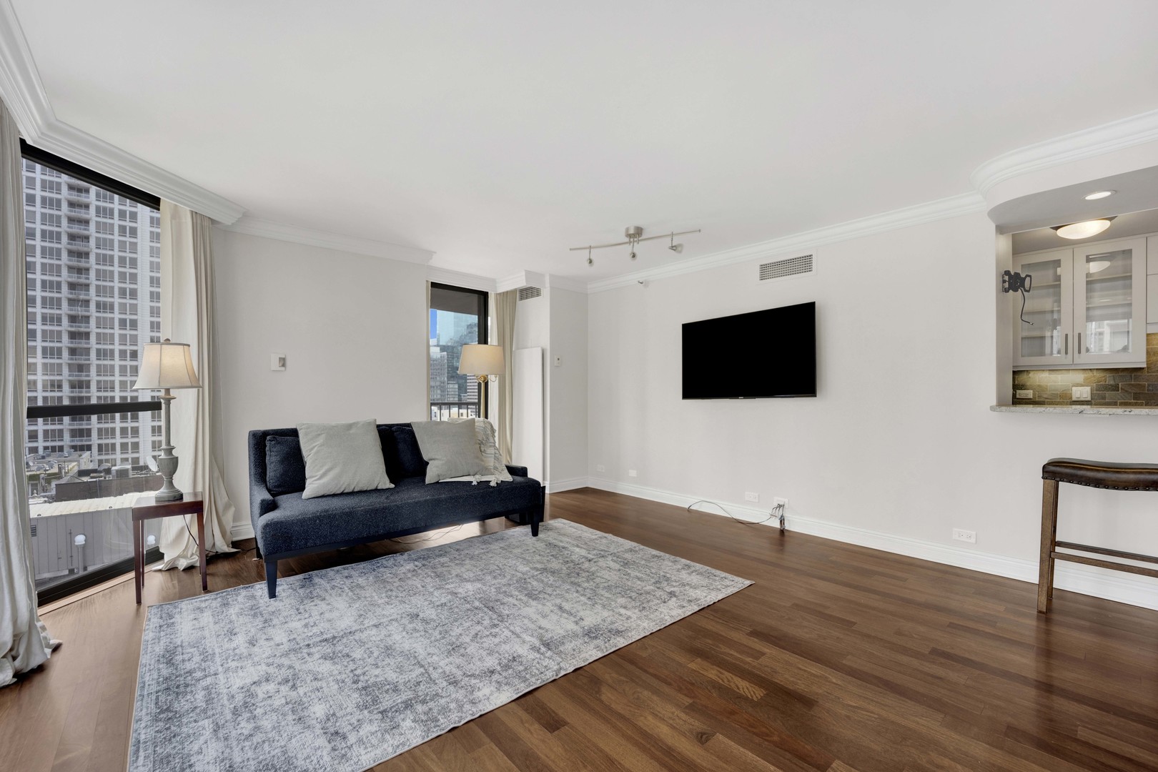 10 E Ontario Street 2011