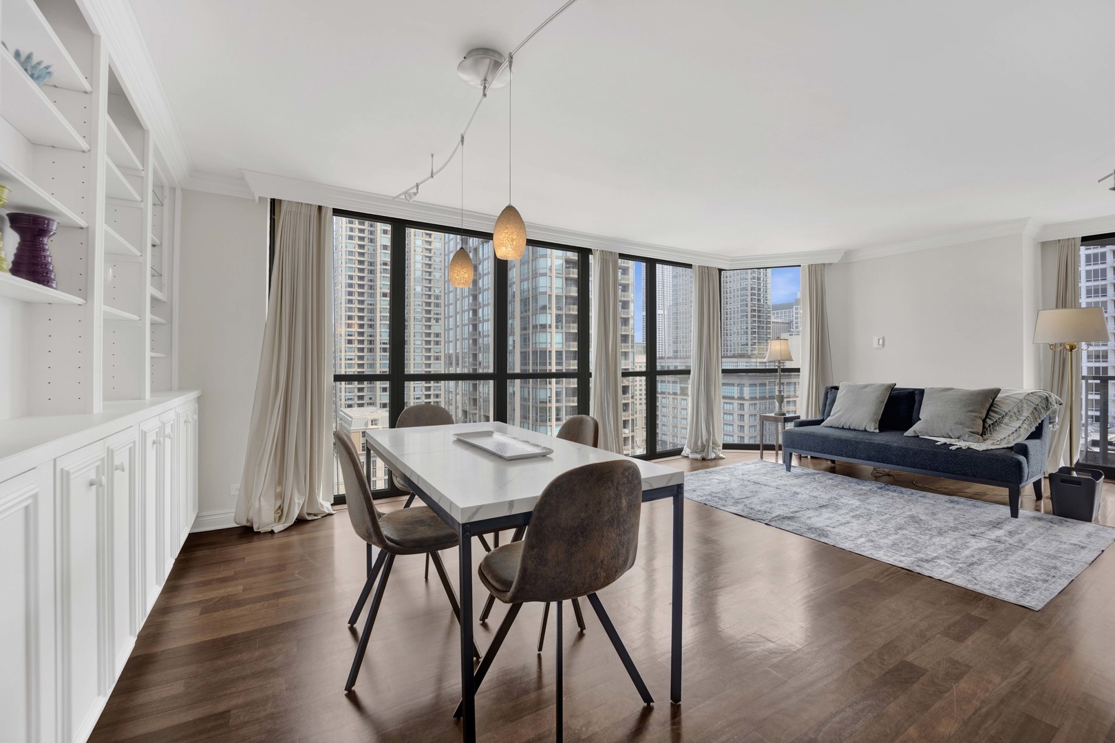 10 E Ontario Street 2011