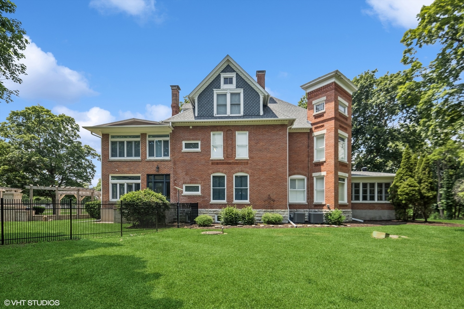 31w141 Army Trail Road