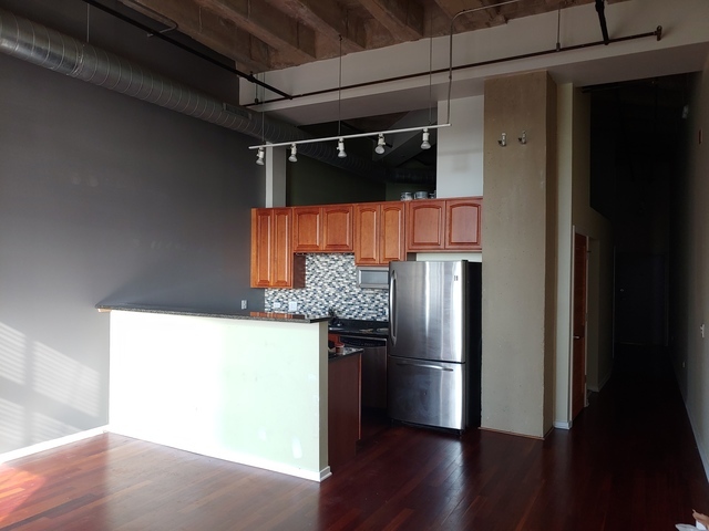 1645 W Ogden Avenue 625