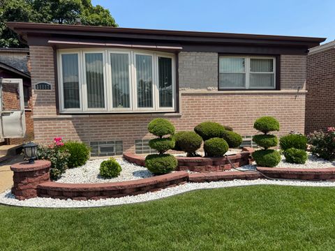 Tiny photo for 11117 S Avenue L, Chicago, IL 60617 (MLS # 12450533)