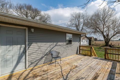 Tiny photo for 2359 105th Avenue, Aledo, IL 61231 (MLS # 12605960)
