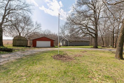 Photo of 2359 105th Avenue, Aledo, IL 61231 (MLS # 12605960)