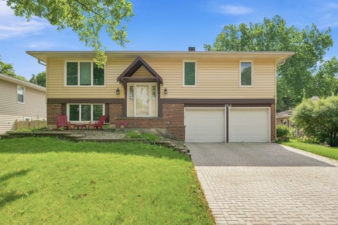 Photo of 152 S Lancaster Drive, Bolingbrook, IL 60440 (MLS # 12694683)
