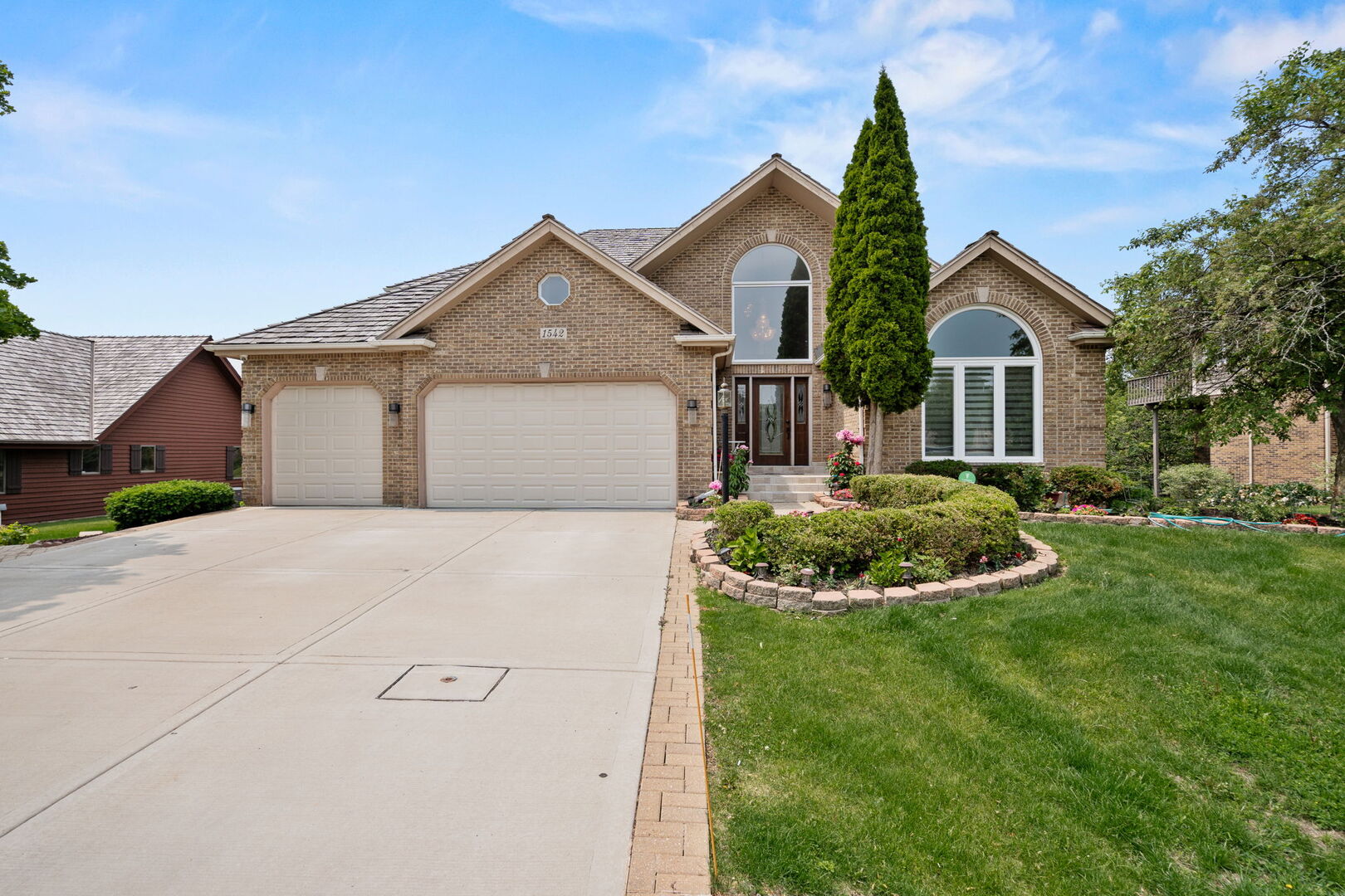 1542 WOODCREEK Trail