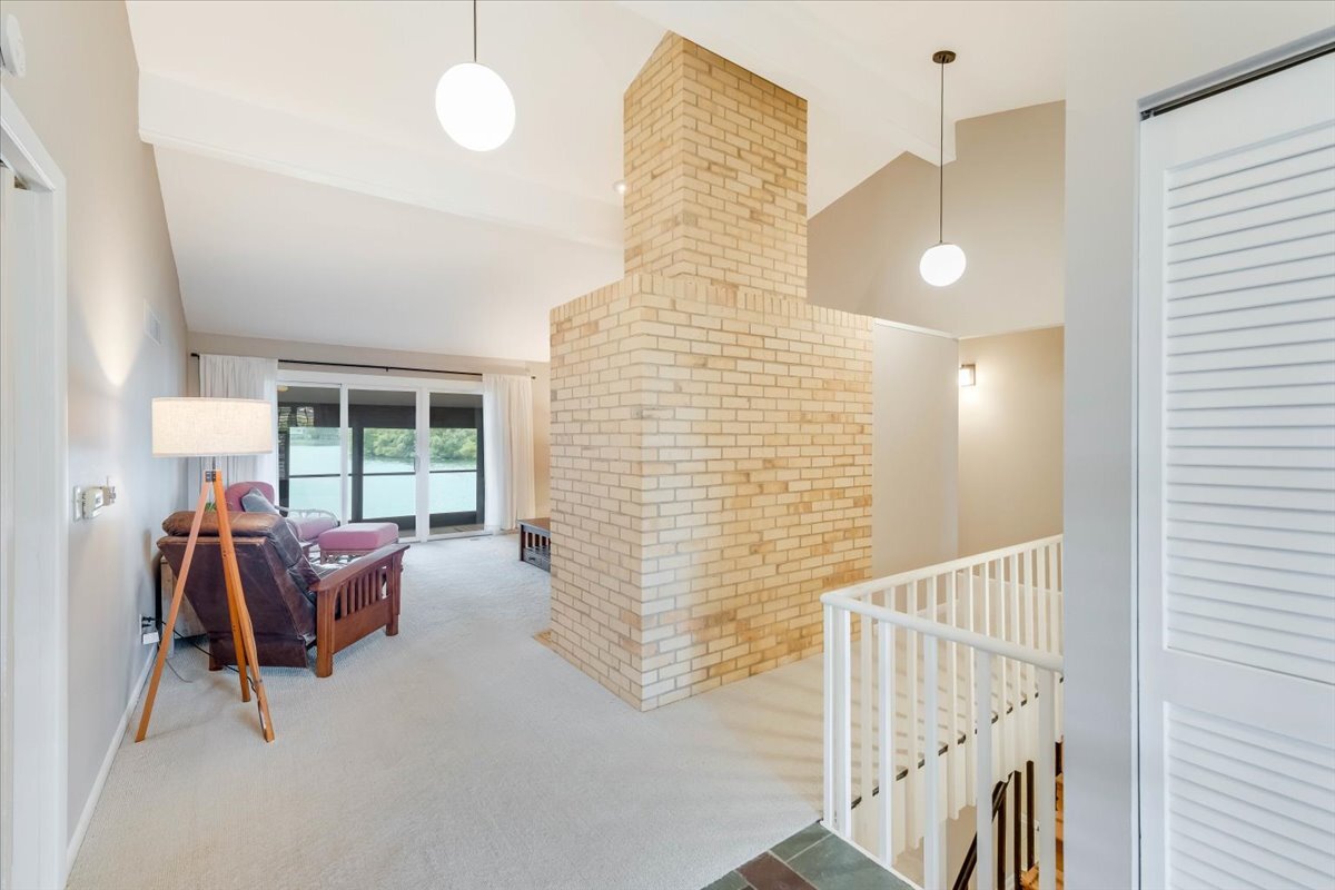 1921 Moraine Drive