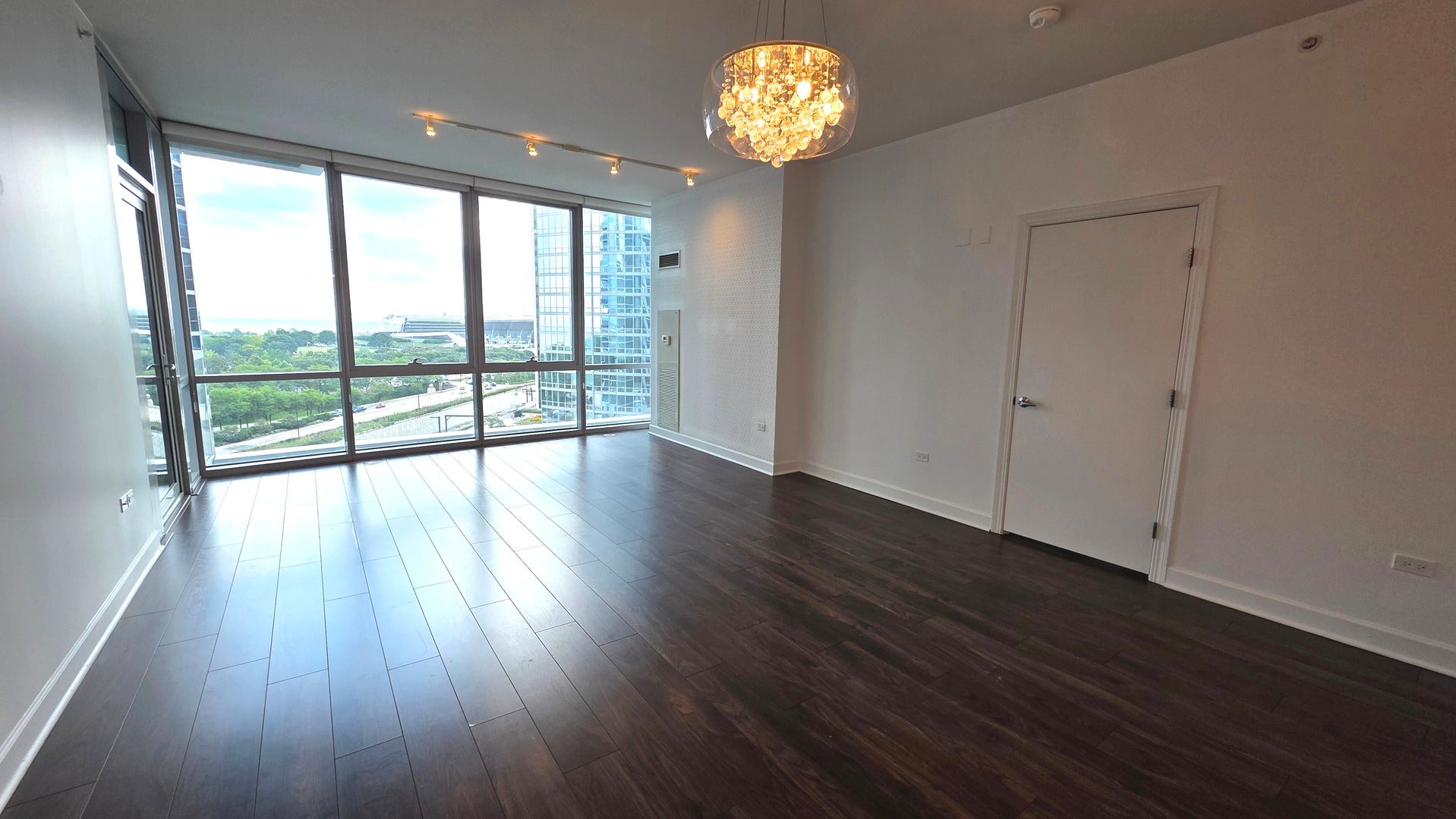 1201 S Prairie Avenue 1104