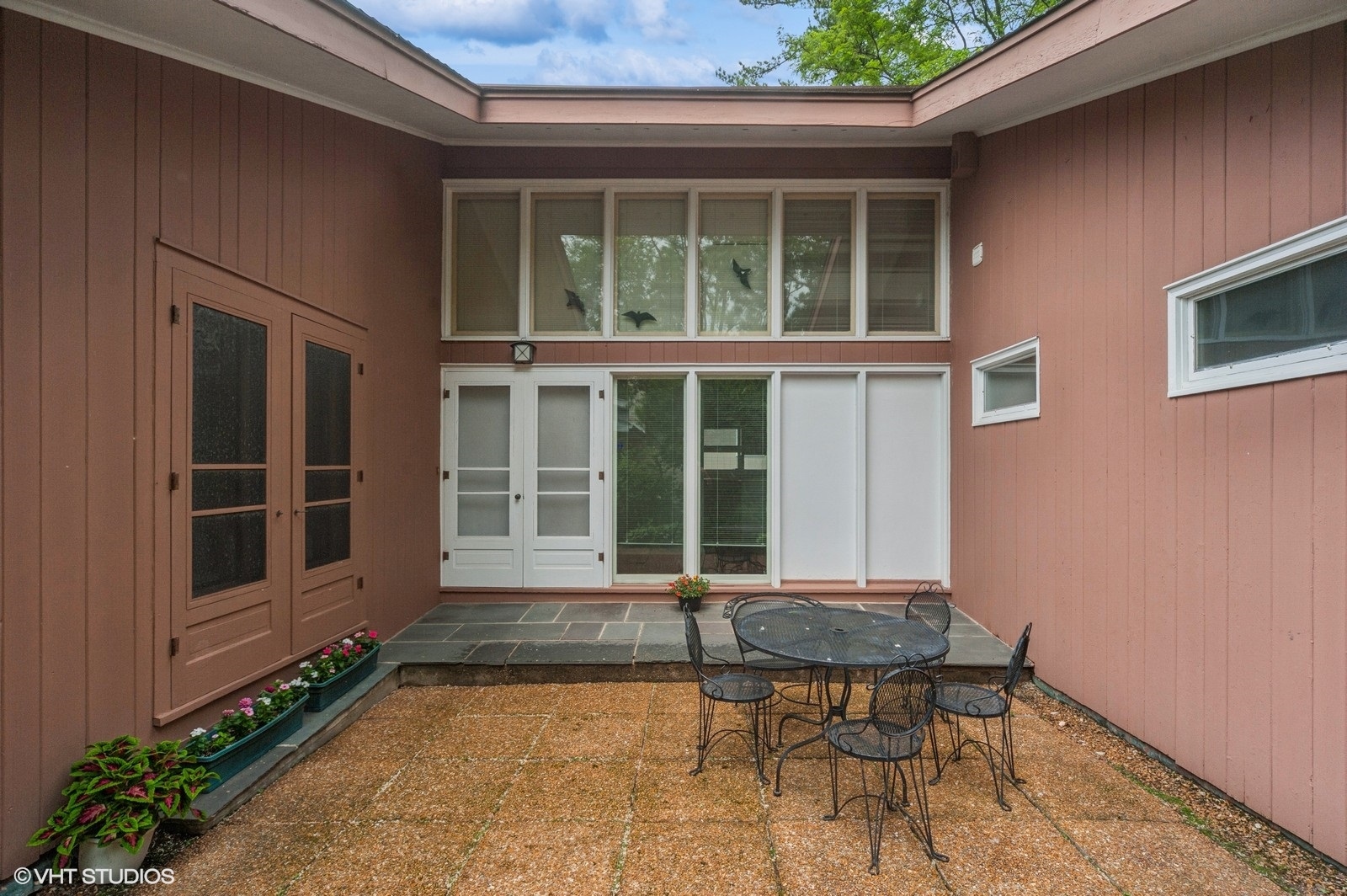 611 Hillside Drive