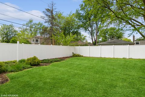 A home in Des Plaines