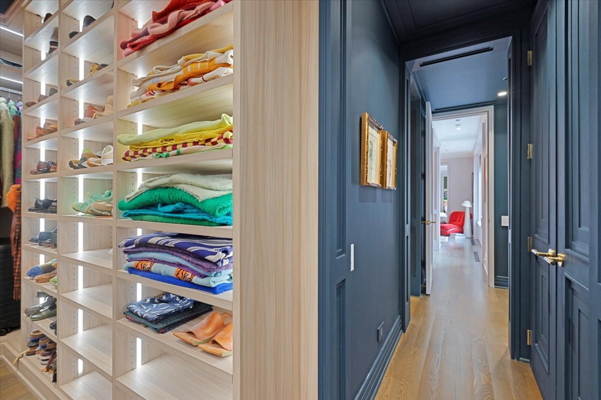 159 E Walton Place 8C