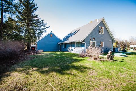 Tiny photo for 725 Alpine Drive, Sherrard, IL 61281 (MLS # 12602986)