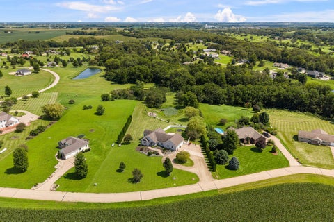 Tiny photo for 701 Sarah Lane, Clinton, IA 52732 (MLS # 12733287)