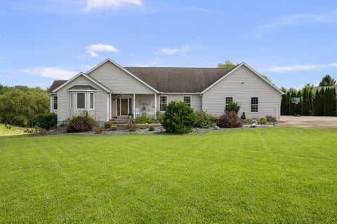 Photo of 701 Sarah Lane, Clinton, IA 52732 (MLS # 12733287)