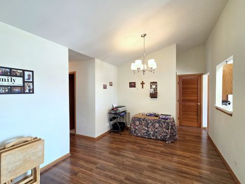 Tiny photo for 745 W Streamwood Boulevard #B, Streamwood, IL 60107 (MLS # 12565953)