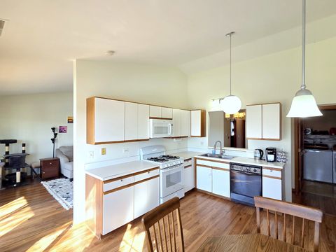 Tiny photo for 745 W Streamwood Boulevard #B, Streamwood, IL 60107 (MLS # 12565953)