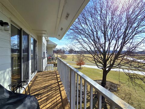 Tiny photo for 745 W Streamwood Boulevard #B, Streamwood, IL 60107 (MLS # 12565953)