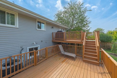 Tiny photo for 818 Brentwood Court, Schaumburg, IL 60193 (MLS # 12479925)