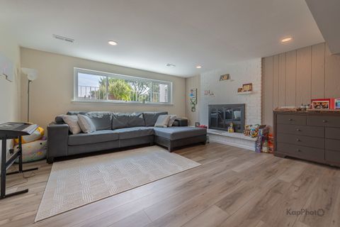Tiny photo for 818 Brentwood Court, Schaumburg, IL 60193 (MLS # 12479925)