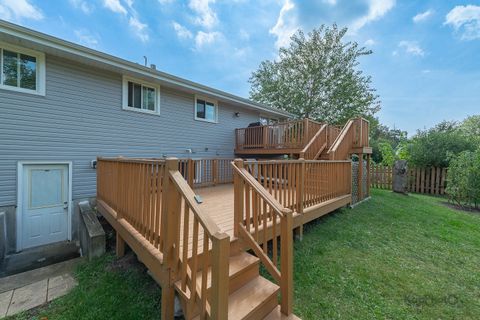 Tiny photo for 818 Brentwood Court, Schaumburg, IL 60193 (MLS # 12479925)