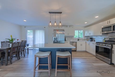 Tiny photo for 818 Brentwood Court, Schaumburg, IL 60193 (MLS # 12479925)