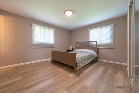 Tiny photo for 818 Brentwood Court, Schaumburg, IL 60193 (MLS # 12479925)