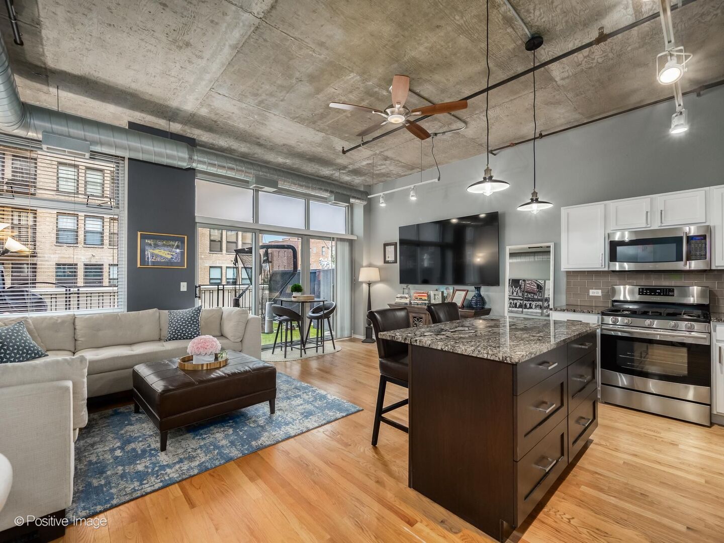 1000 W Adams Street 322