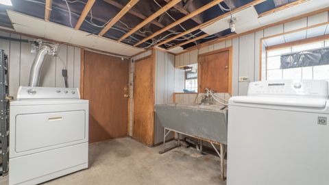 Tiny photo for 10439 S Avenue M, Chicago, IL 60617 (MLS # 12585321)