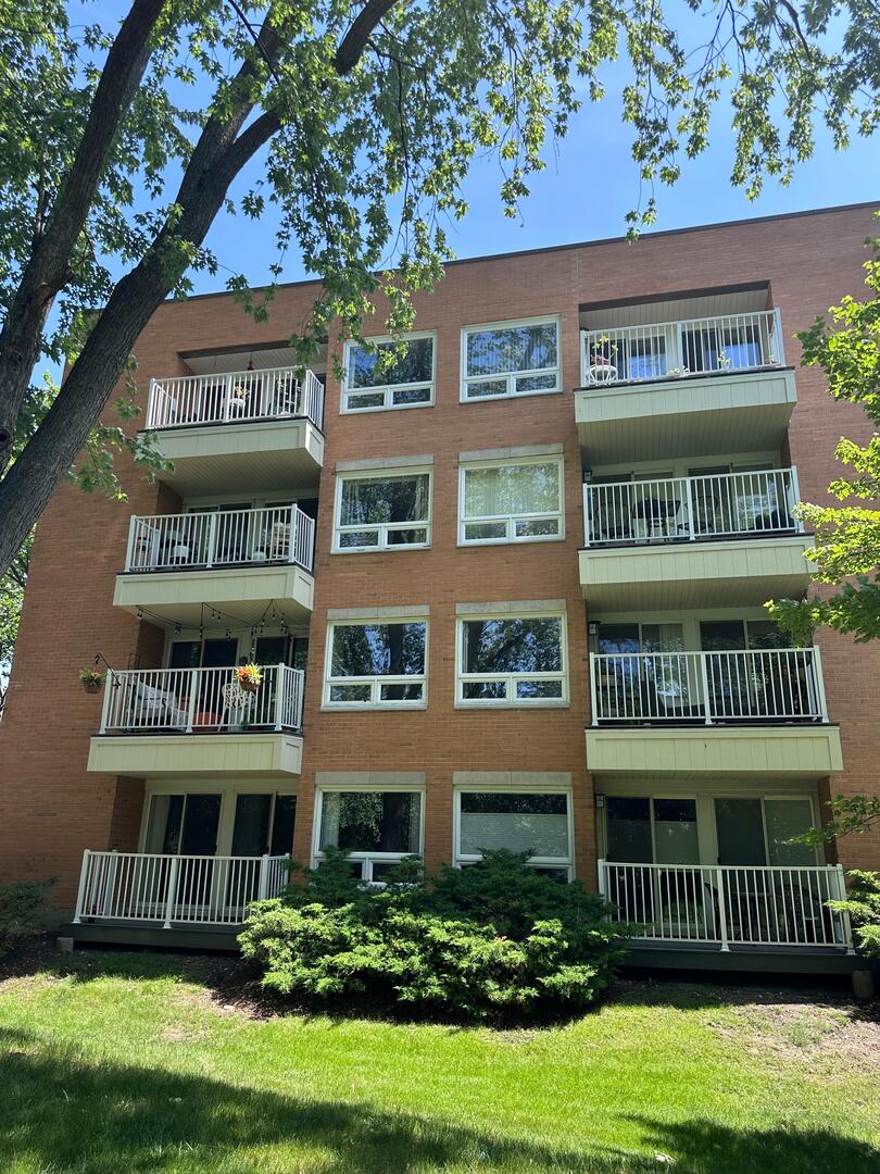 1635 N Milwaukee Avenue 105