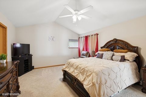 Tiny photo for 711 CREEKSIDE Circle #711, Gurnee, IL 60031 (MLS # 12417668)