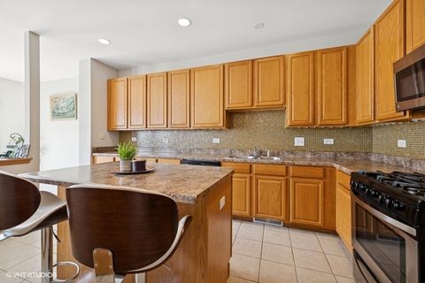 Tiny photo for 711 CREEKSIDE Circle #711, Gurnee, IL 60031 (MLS # 12417668)