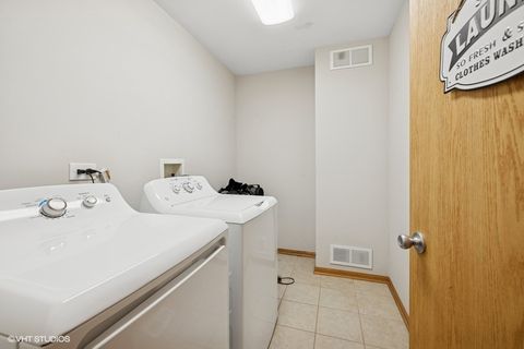 Tiny photo for 711 CREEKSIDE Circle #711, Gurnee, IL 60031 (MLS # 12417668)