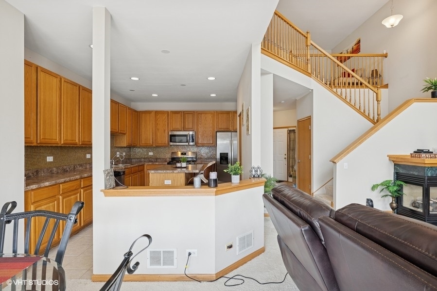 711 CREEKSIDE Circle 711