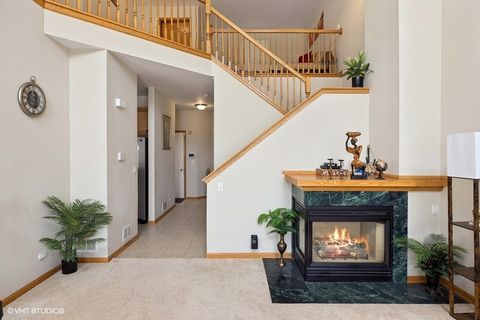 Tiny photo for 711 CREEKSIDE Circle #711, Gurnee, IL 60031 (MLS # 12417668)
