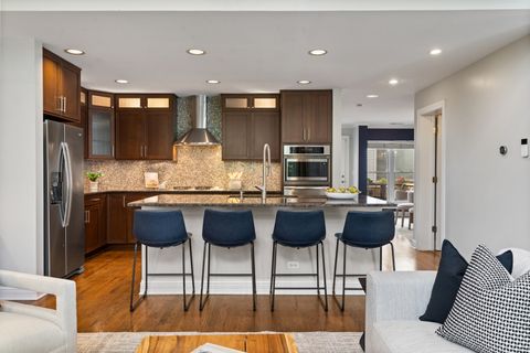 Tiny photo for 2843 N Lincoln Avenue #103, Chicago, IL 60657 (MLS # 12713958)