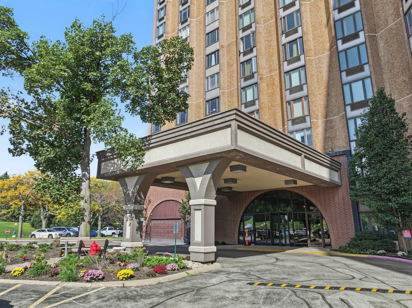 1 Renaissance Place 205