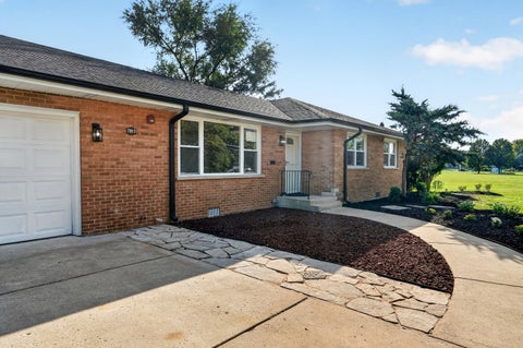 Tiny photo for 7917 W 111th Street, Palos Hills, IL 60465 (MLS # 12771299)