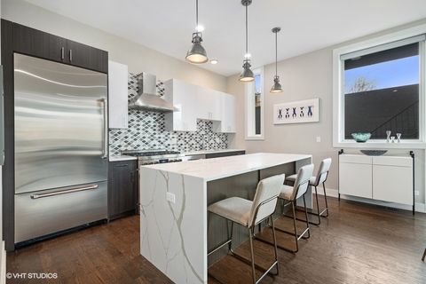 Tiny photo for 2208 N Oakley Avenue #1N, Chicago, IL 60647 (MLS # 12480585)