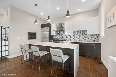Tiny photo for 2208 N Oakley Avenue #1N, Chicago, IL 60647 (MLS # 12480585)